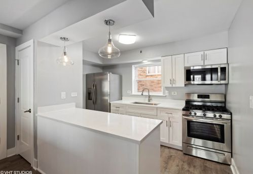 6945 Pulaski Rd, Chicago, IL 60629-4238