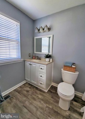 52 Steeplechase Cir, Chester PA 19014-1463 exterior