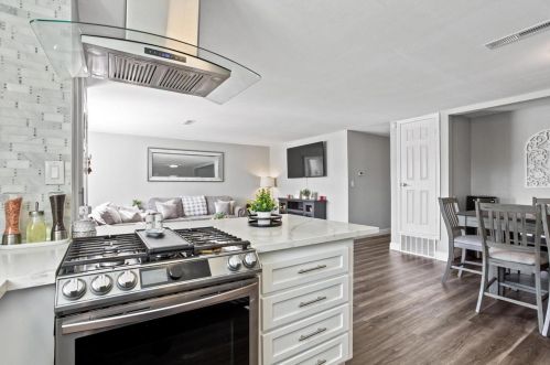 431 Lewis St, Turlock CA  95380-5828 exterior