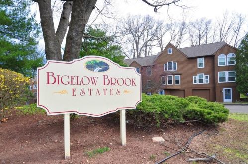 399 Adams St, Manchester CT  06042-2764 exterior