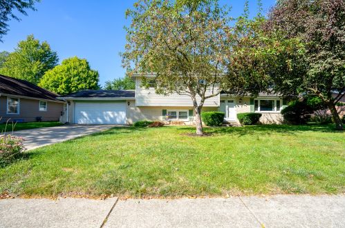 705 Apollo Dr, Joliet IL 60435-5121 exterior