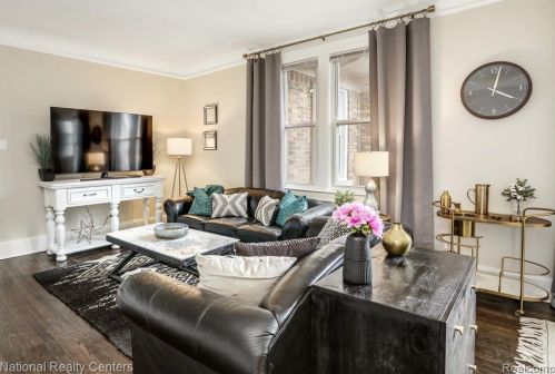 257 Brown St, Bham MI  48009-1454 exterior