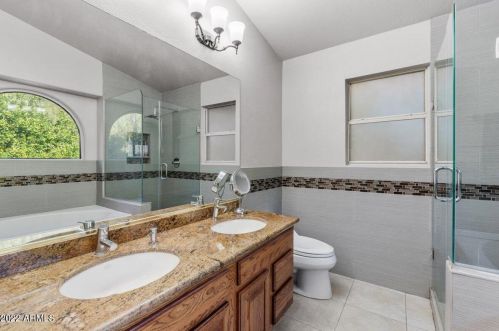 1620 Acoma Dr, Phoenix AZ 85032-5226 exterior