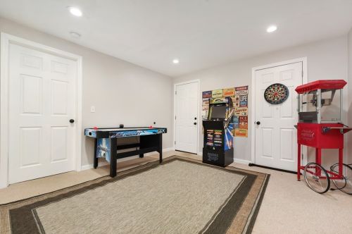 978 Bideford Dr, Library PA  15129-8900 exterior