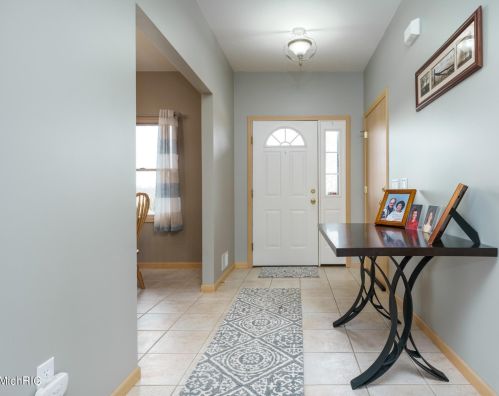 8242 E Ave, Kalamazoo MI 49048-9622 exterior