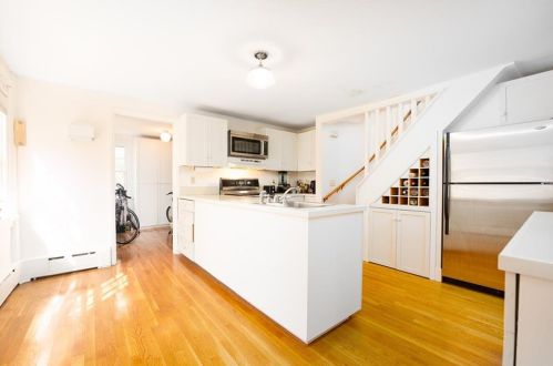 22 Cushing St, Providence RI 02906-2228 exterior