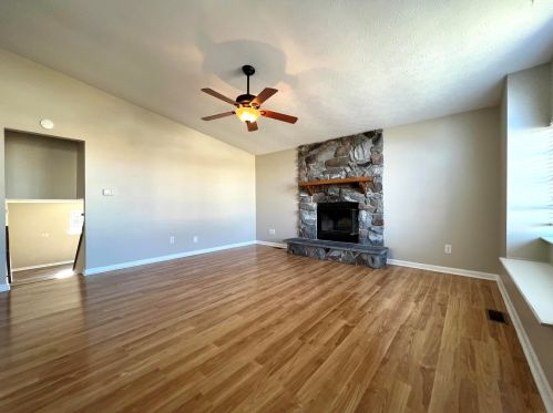 737 Conner Dr, Mishawaka, IN 46544-5635