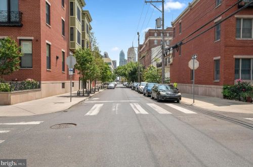 603 16th St, Philadelphia PA  19130-3411 exterior