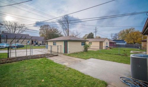 6221 Spencer Pl, Milwaukee WI  53218-4946 exterior