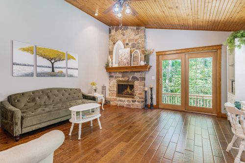 6243 Robertson Rd, Middlevle MI 49333-8731 exterior