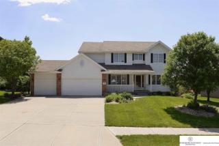 17163 Seward St, Omaha, NE 68118-2813