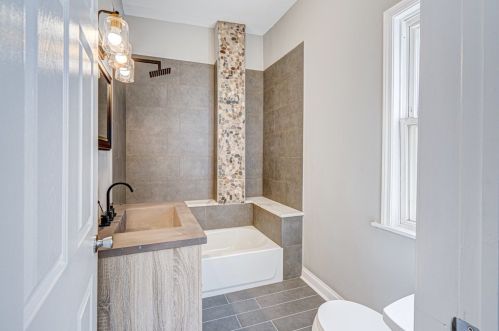 1713 Troy St, Chicago IL 60655-2027 exterior