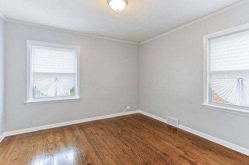 8150 Sacramento, Chicago IL 60655-2302 exterior