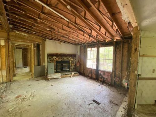 7423 Pleasant Hl Rd, Lithonia GA 30058-6360 exterior