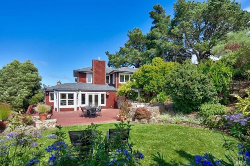 210 Stanford Ave, Mill Valley CA 94941-3562 exterior