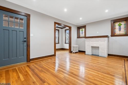 72 Hughes St, Maplewood NJ  07040-3304 exterior