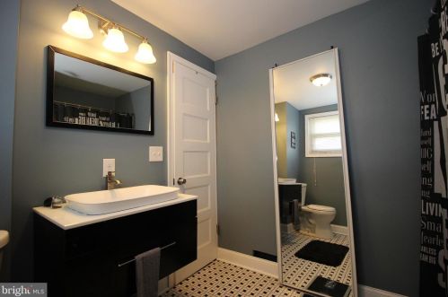 80 Ridgeway Ave, Manor PA 19036-1924 exterior