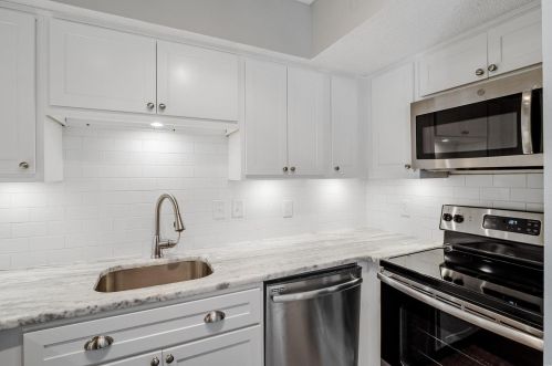 1508 Swallow Dr, Saint Louis MO 63144-1620 exterior