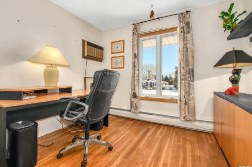 28 Gaymor Ln, Commack NY 11725-1306 exterior