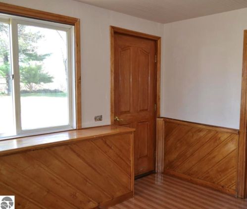 208 Lincoln St, Kalkaska MI 49646-9441 exterior