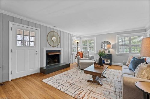 1518 Liberty Dr, Greensboro NC  27408-4928 exterior