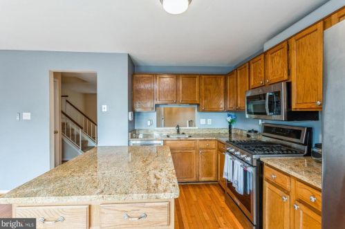 7409 Duddington Dr, Alexandria VA 22315-3847 exterior