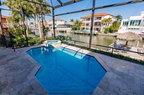 433 Pne Ave, Naples FL 34108-2354 exterior