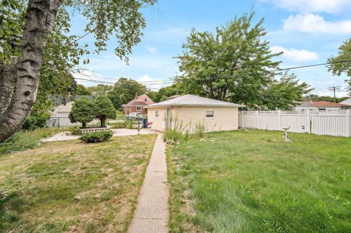 4711 70, Milwaukee WI 53216-1164 exterior