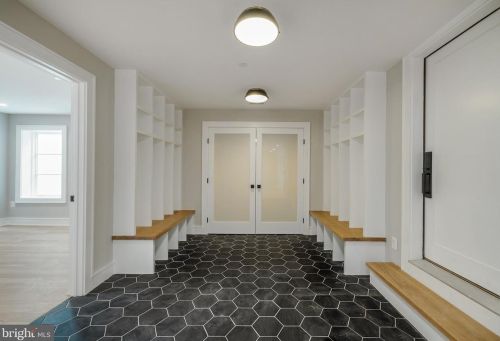 3036 Arizona Ave, Washington DC  20016-3419 exterior