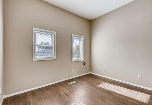 806 Earl St, Saint Paul MN 55106-3943 exterior