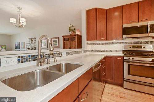 1678 Oak St, Washington DC 20010-1818 exterior