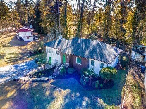 2100 Cascade Rd, Atlanta GA 30311-2830 exterior