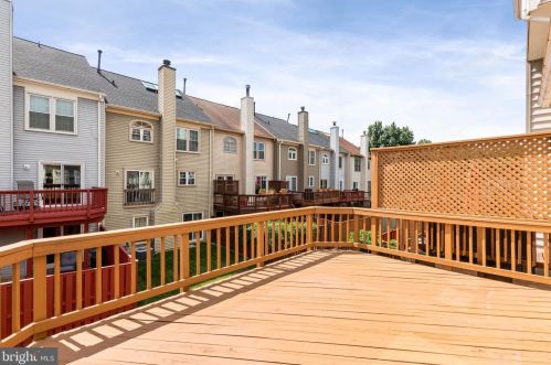 7047 Chesley Search Way, Alexandria VA 22315-4754 exterior