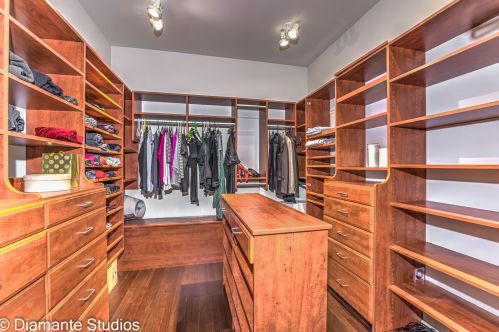 1523 School St, Chicago IL 60657-2121 exterior