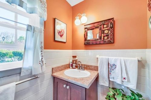 48 Thornwood Dr, Poughkeepsie NY 12603-4119 exterior