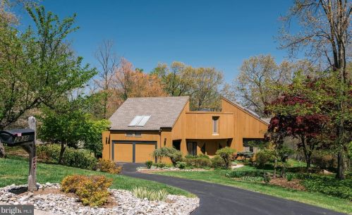 2230 Deerfield Dr, Media PA 19063-1834 exterior