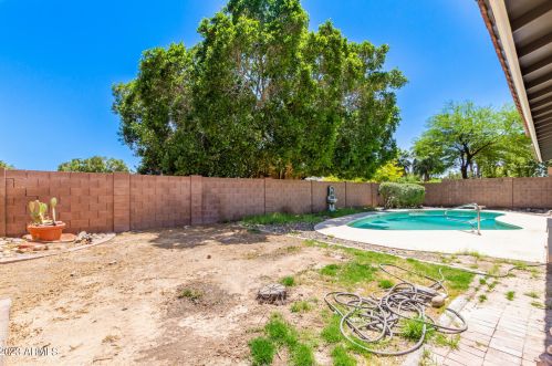 10609 42nd St, Phoenix AZ  85028-3501 exterior