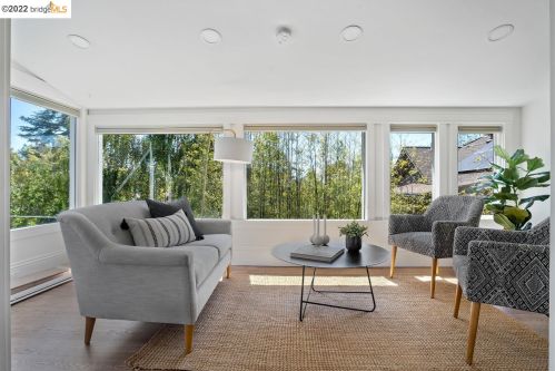 2906 Hillegass Ave, Berkeley CA 94705-2212 exterior