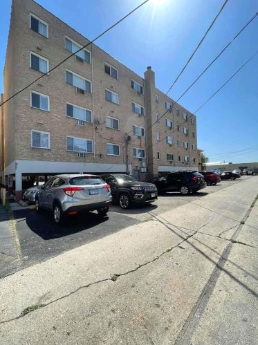 2920 Harlem Ave, Chicago IL 60707-1226 exterior