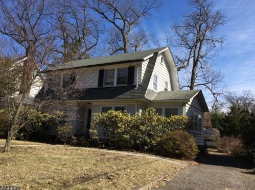 87 Essex Ave, Montclair, NJ 07042-4124