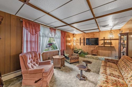 7907 Cypress St, Pittsburgh PA 15237-1931 exterior