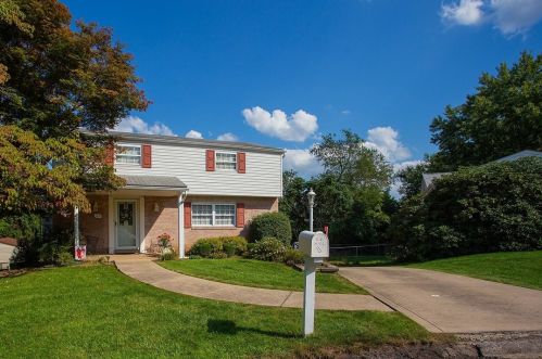 21 Biscayne Rd, Pittsburgh, PA 15239-2529
