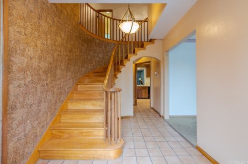 15542 Cornuta Ave, Bellflower CA 90706-4805 exterior