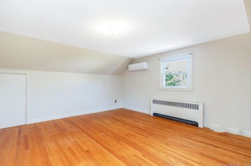 19 Cedar St, Enfield CT 06082-4622 exterior