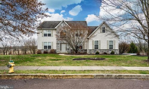 1146 Wendler Cir, Pottstown, PA 19465-1010