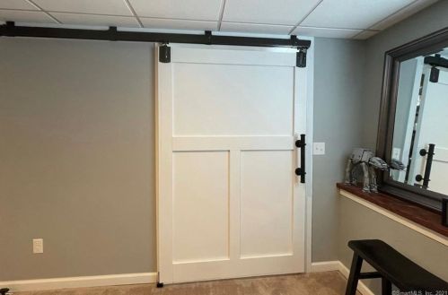 16 Highland Ave, Ellington CT 06029-3796 exterior