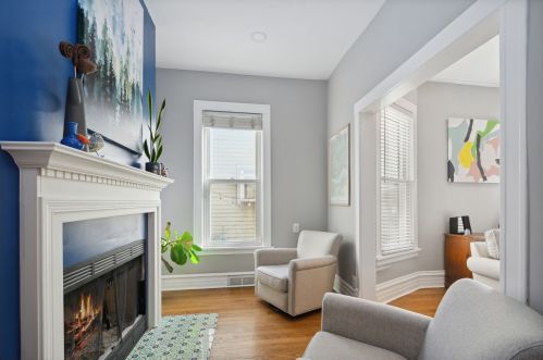 1338 Grace St, Chicago IL  60613-2825 exterior