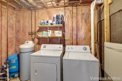 14956 Treevalley Dr, Cedar Springs MI 49319-8146 exterior