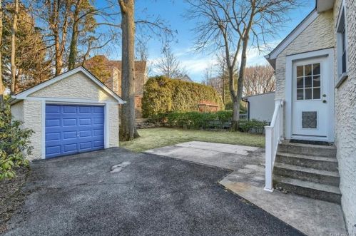 47 Columbia Pl, Mount Vernon NY 10552-1202 exterior