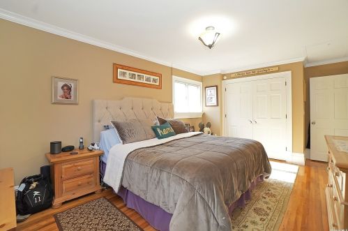 45 Grissom Way, Hauppauge NY 11788-4418 exterior